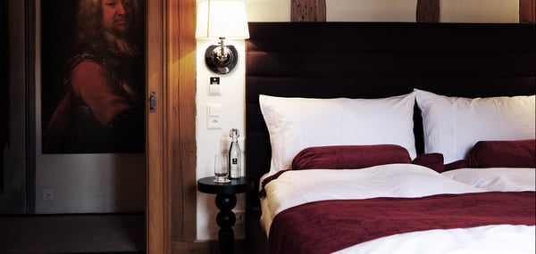 Hotelzimmer von Schloss Hünigen mit der Bettwäsche von der Textilwerke TWB AG